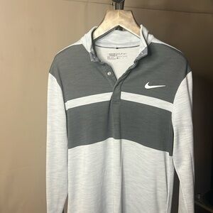 Nike Golf- Long sleeved shirt - Size medium - Dri - Fit